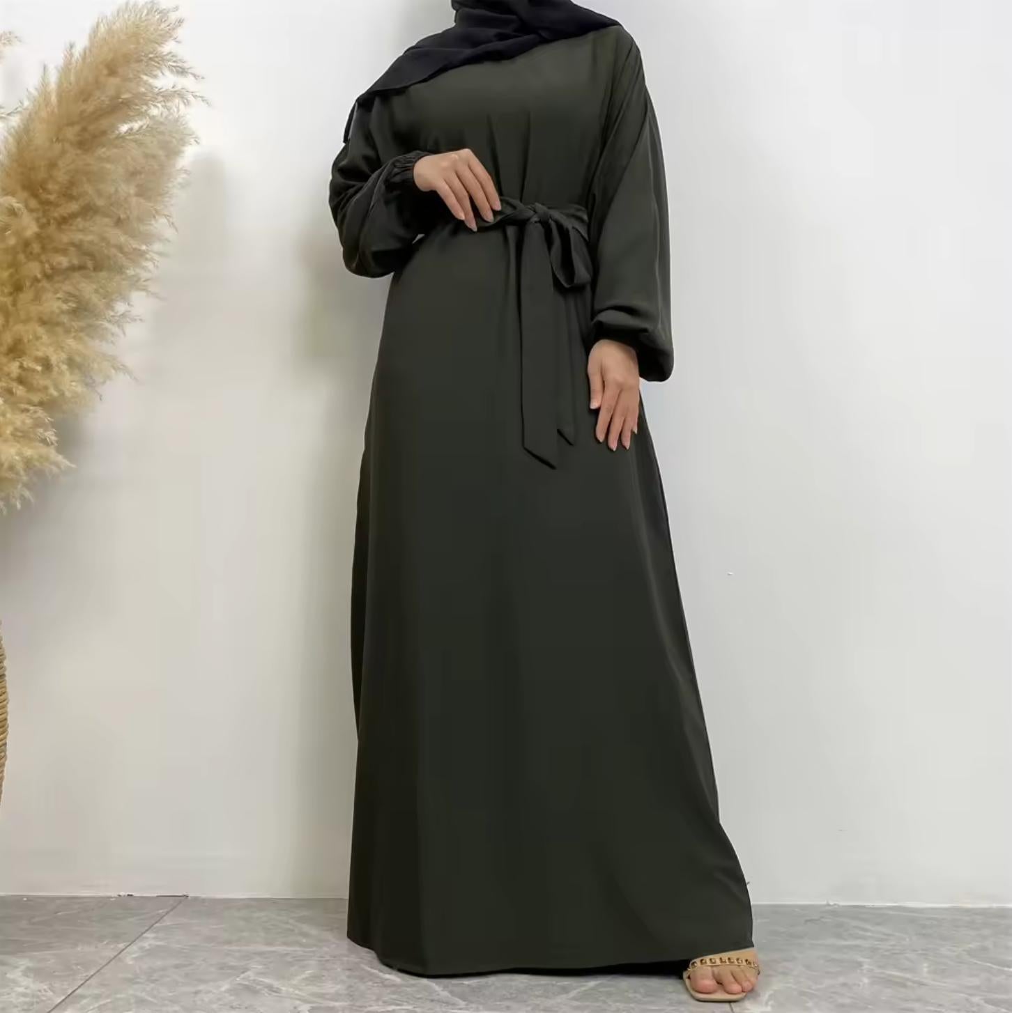 Full-length closed Abaya with detachable waist belt, side pockets and Elastic cuffs