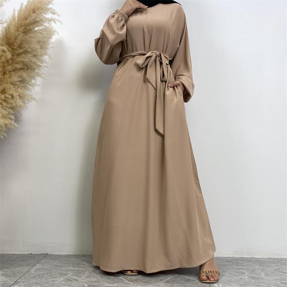 Full-length closed Abaya with detachable waist belt, side pockets and Elastic cuffs